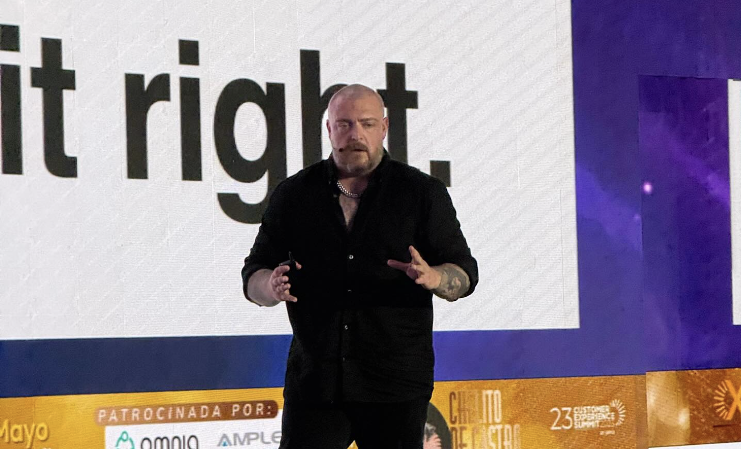 James Dodkins en el CX Summit 2025: De clientes satisfechos… ¡a superfans!